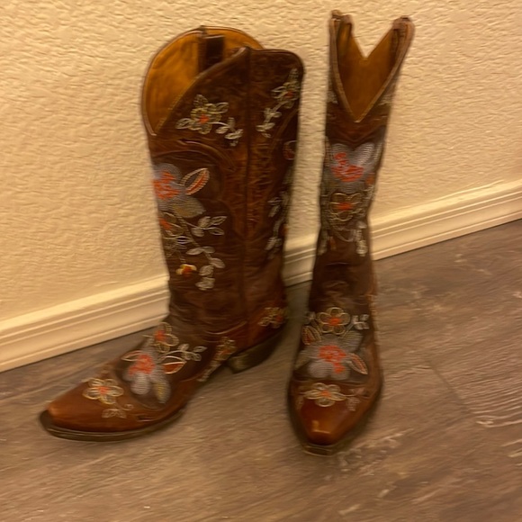 Old gringo cowboy boots